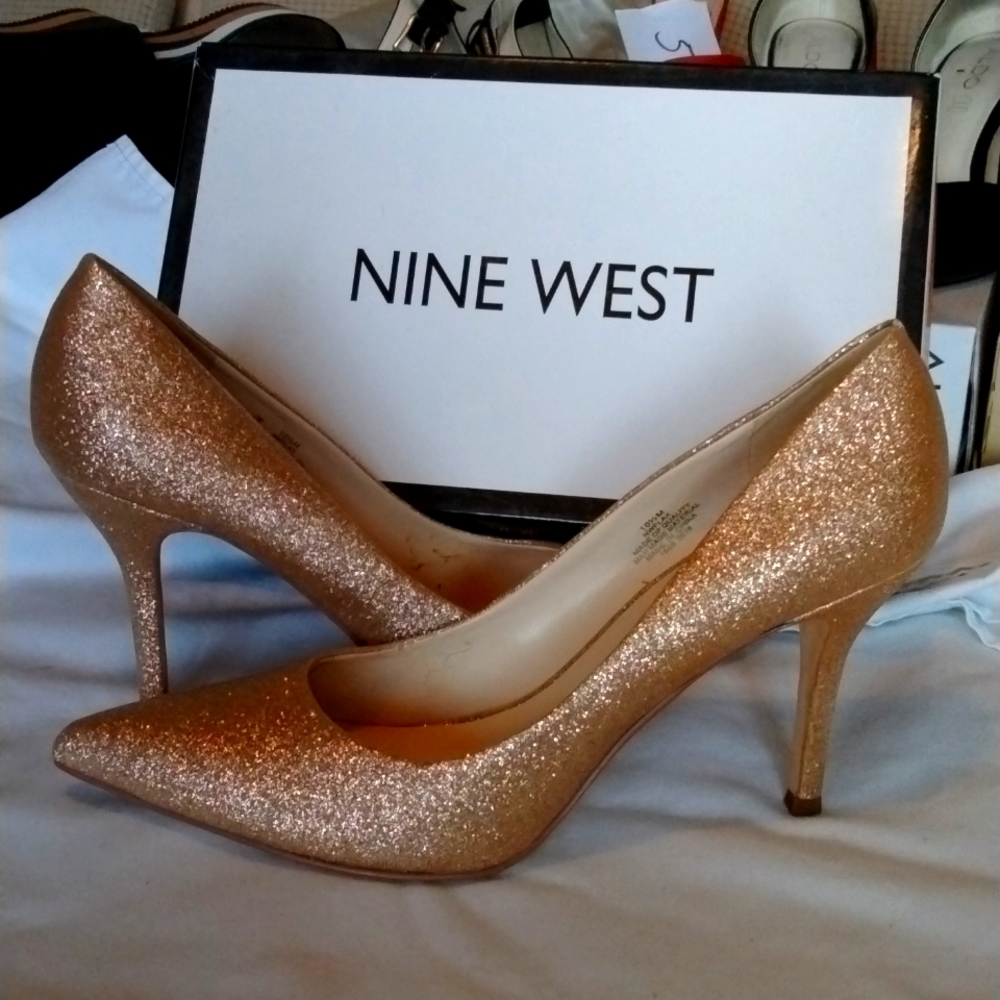 Nine West,size 10 1/2,glitter gold